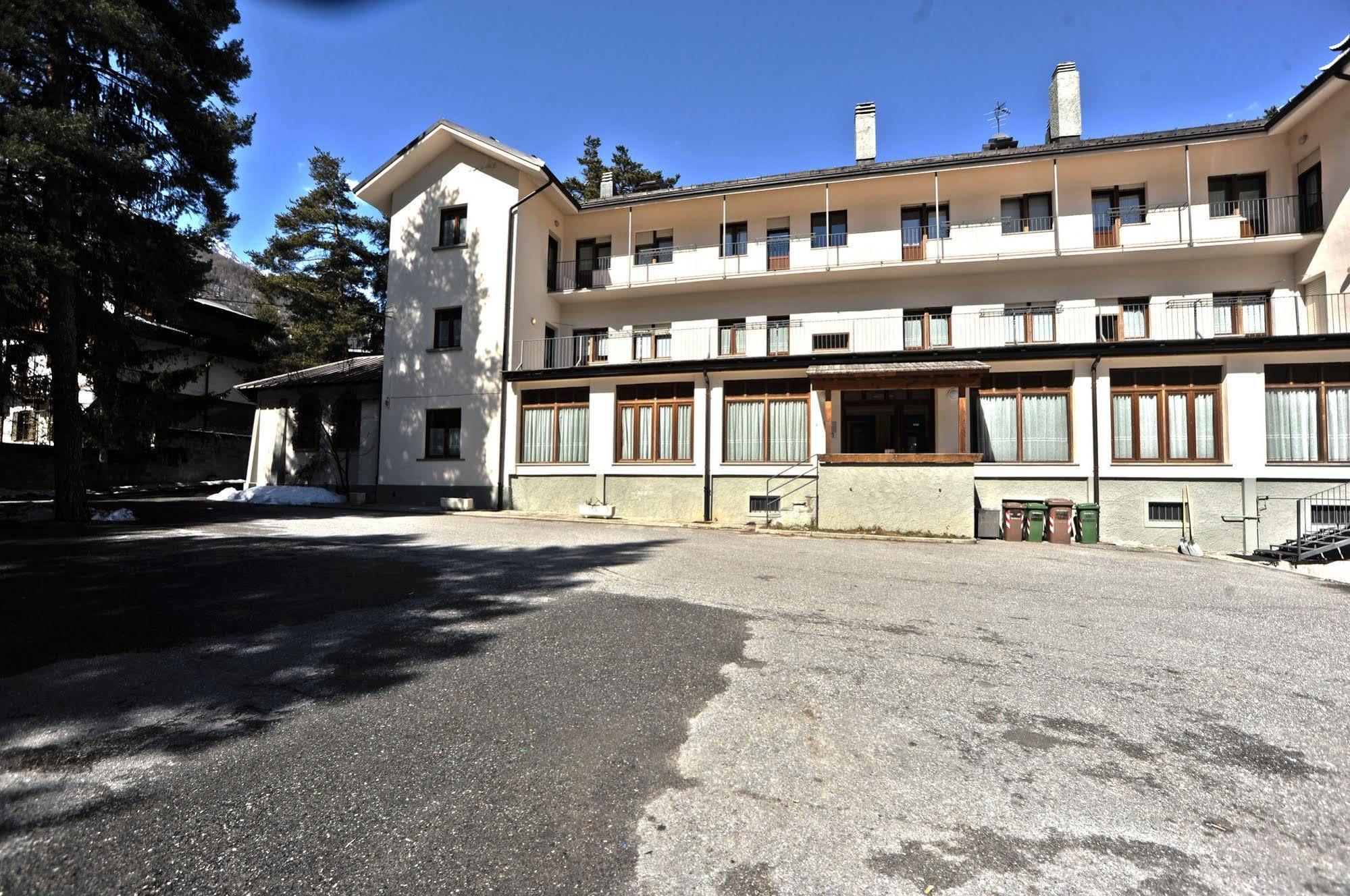 Готель Casa San Francesco Бардонеккія Екстер'єр фото